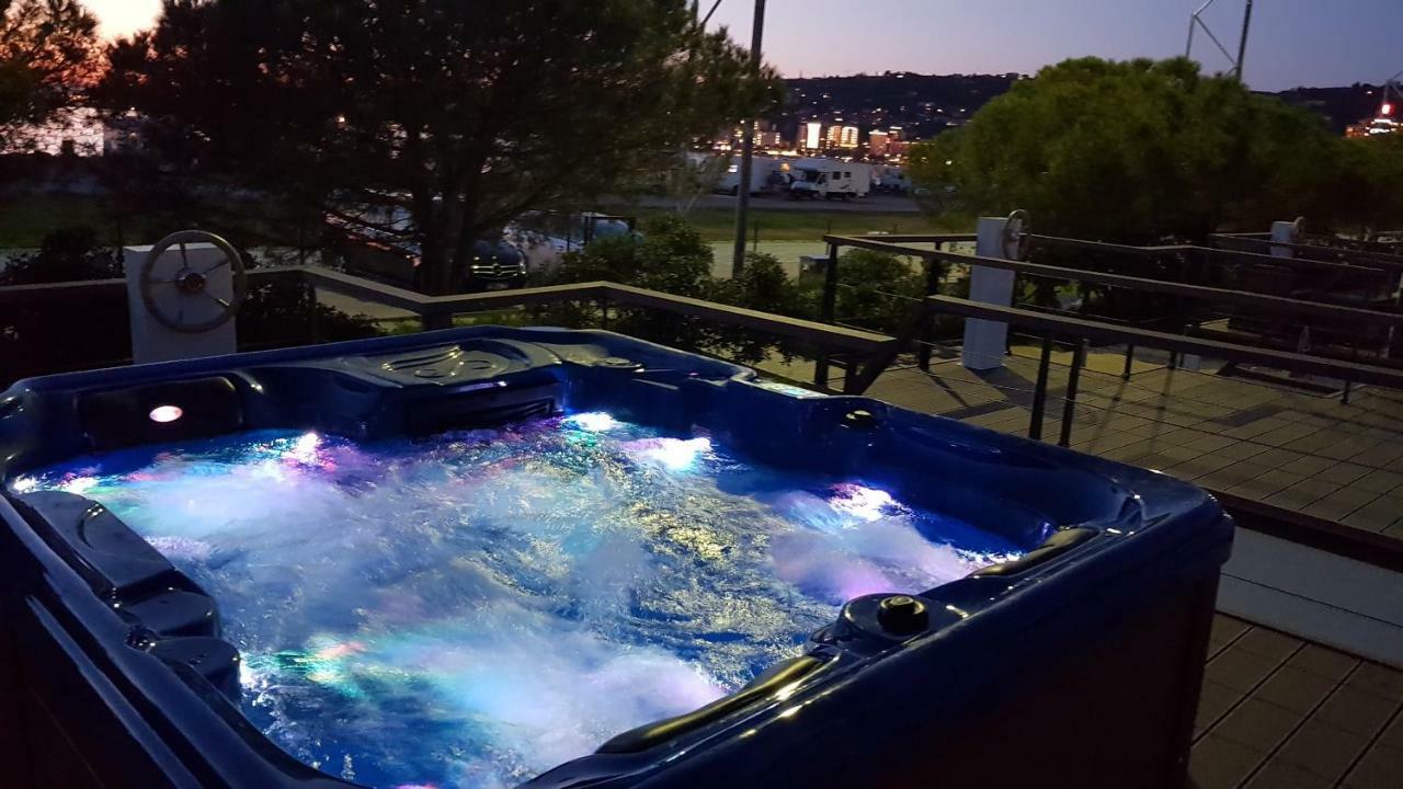 Floating Sea House Portorose Otel Dış mekan fotoğraf